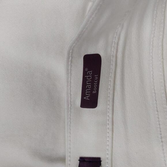 Amanda High-Waisted Bootcut Jeans | Gloria Vanderbilt | 16 - Picture 8 of 15